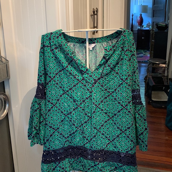 Crown &Ivy 100 percent rayon‎ bell sleeve blouse. Worn once or twice. - Picture 1 of 5